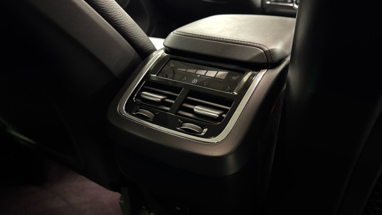 Volvo XC60 2.0 B5P Plus Dark 5dr AWD Geartronic Petrol Estate